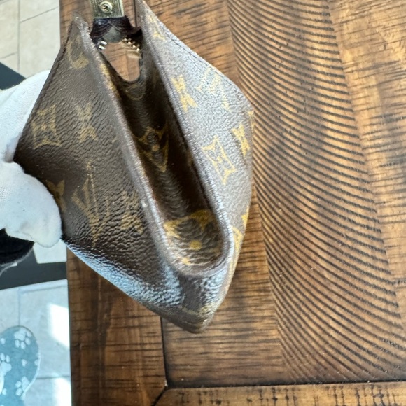 - Louis Vuitton Monogram Poche Toilette 15 Cosmetics Pouch Purse/ - Picture 12 of 14